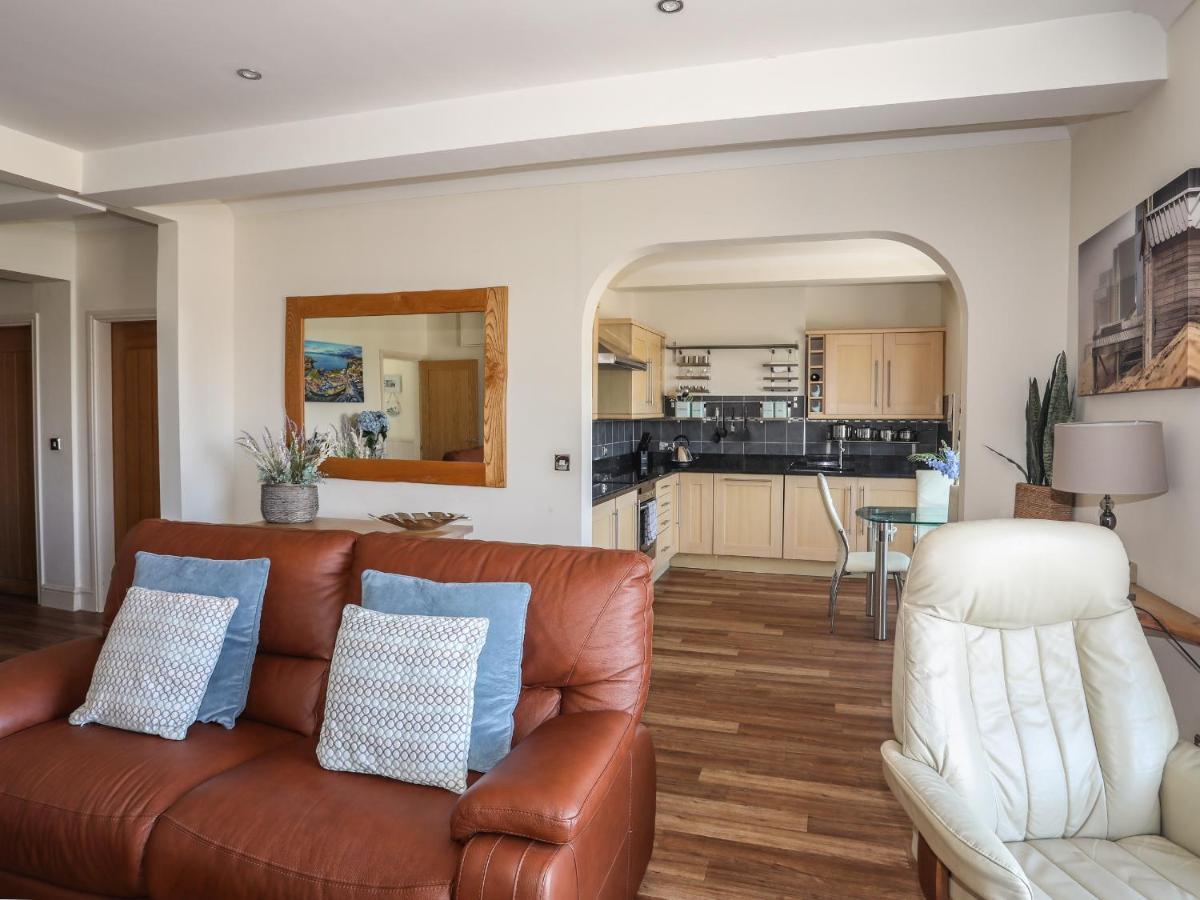 Harbour View Apartment Аберсох Екстериор снимка
