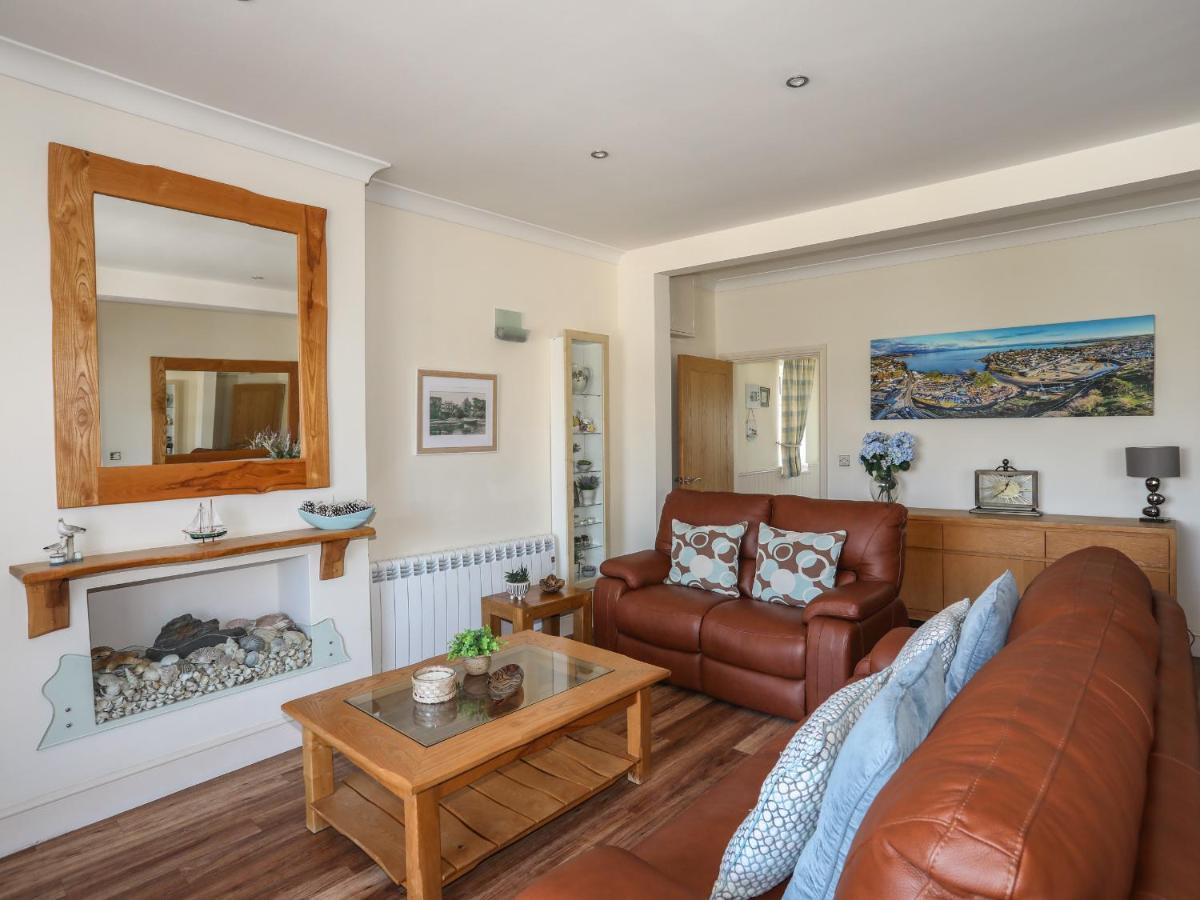 Harbour View Apartment Аберсох Екстериор снимка