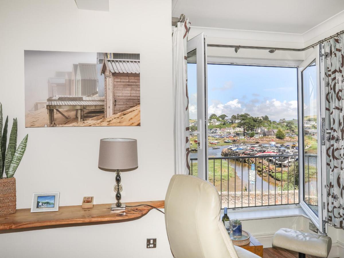 Harbour View Apartment Аберсох Екстериор снимка