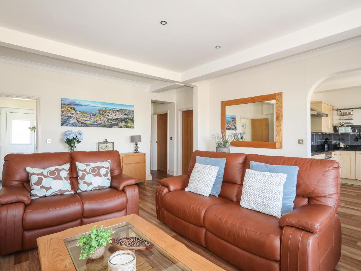 Harbour View Apartment Аберсох Екстериор снимка