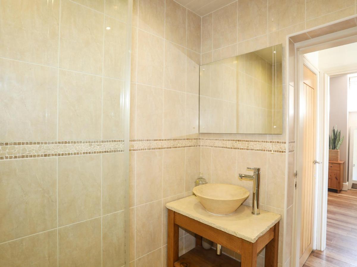 Harbour View Apartment Аберсох Екстериор снимка