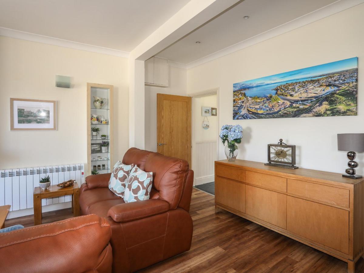 Harbour View Apartment Аберсох Екстериор снимка