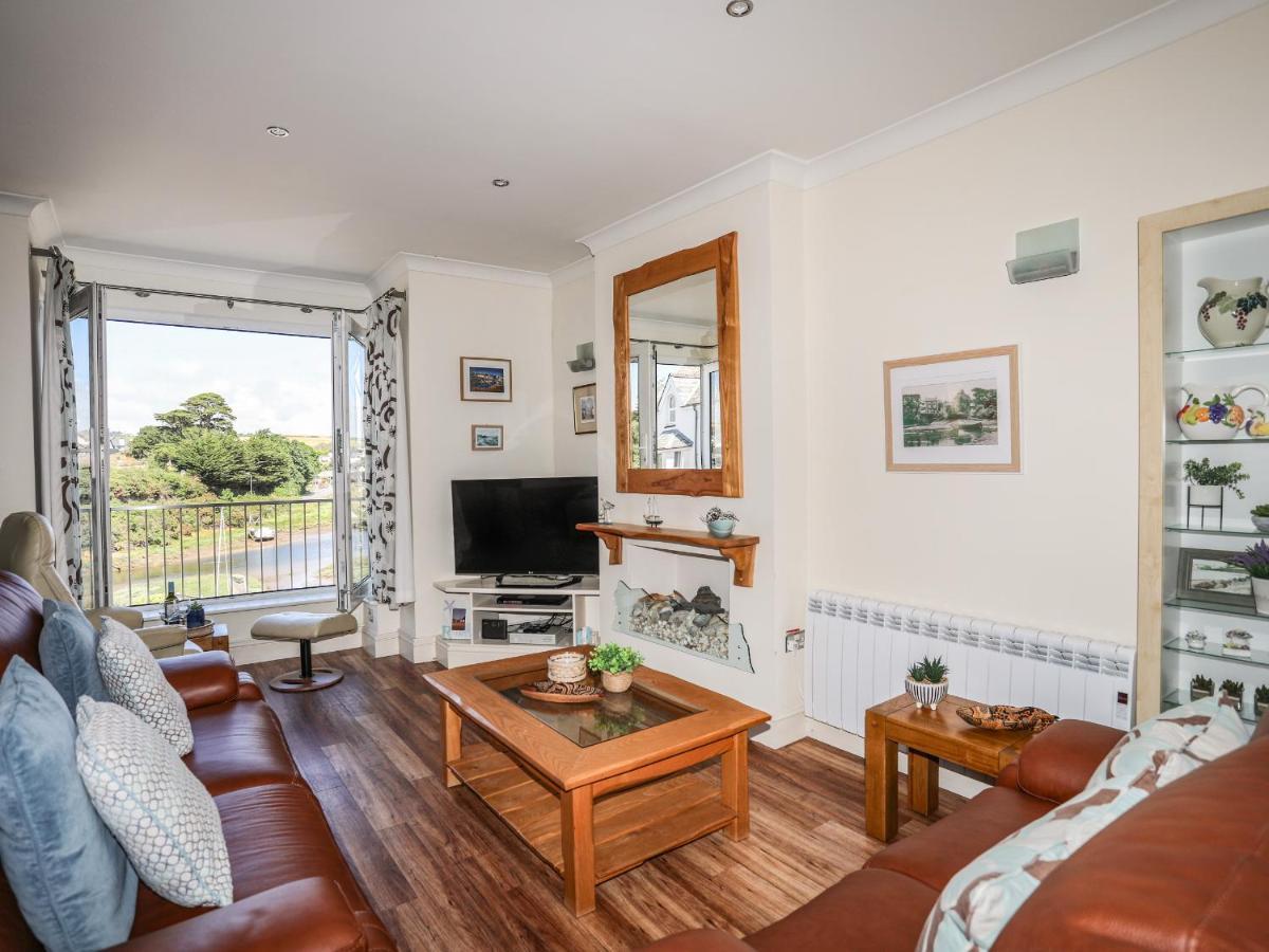 Harbour View Apartment Аберсох Екстериор снимка